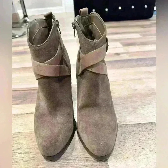 Guess Ankle Boots Sz. 8.5M - Picture 4 of 7